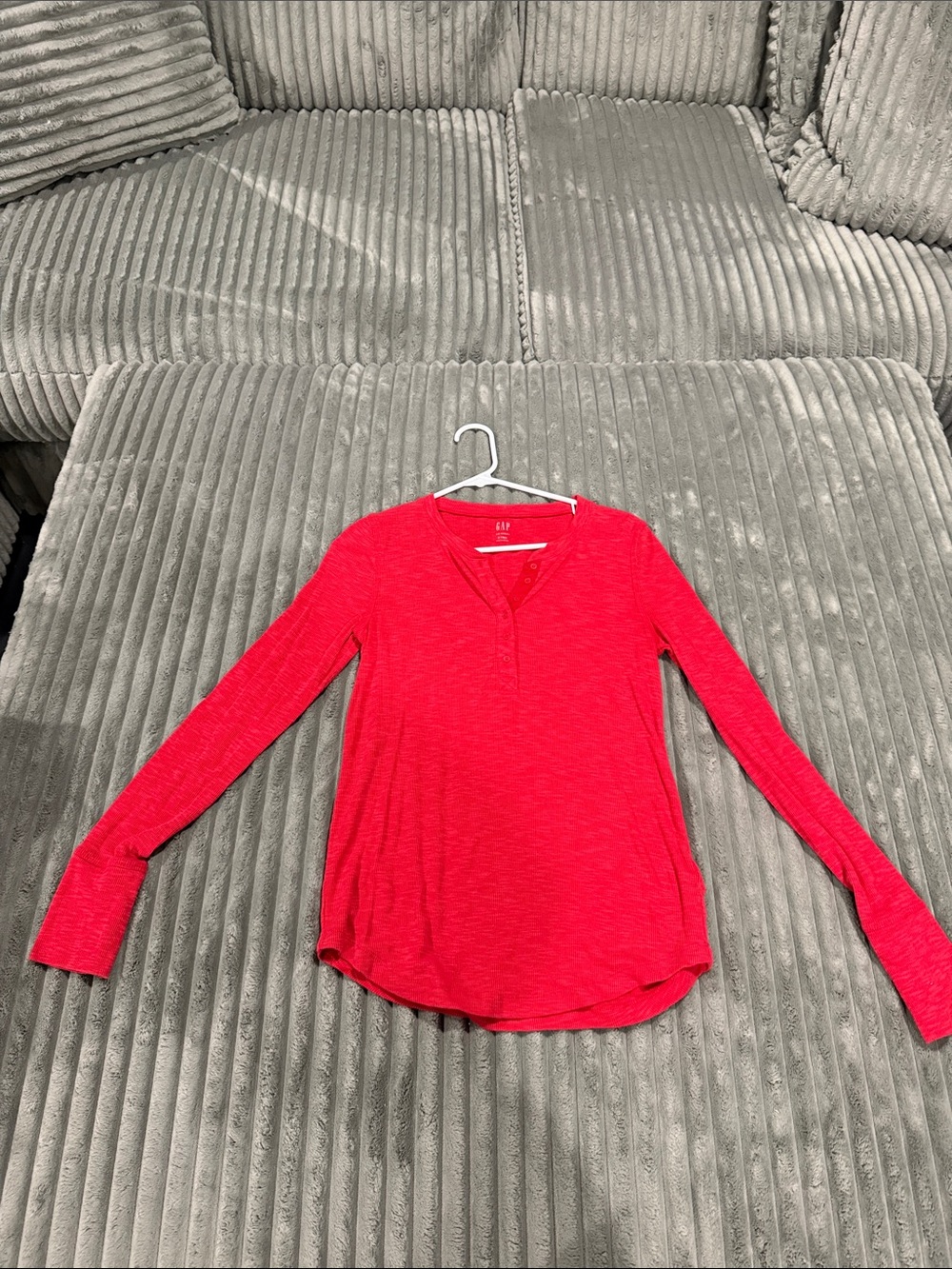 GAP Women's Long-Sleeve Henley Top in Red
